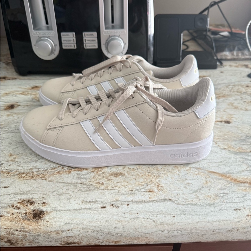 Adidas Cloudfoam Comfort Sneakers